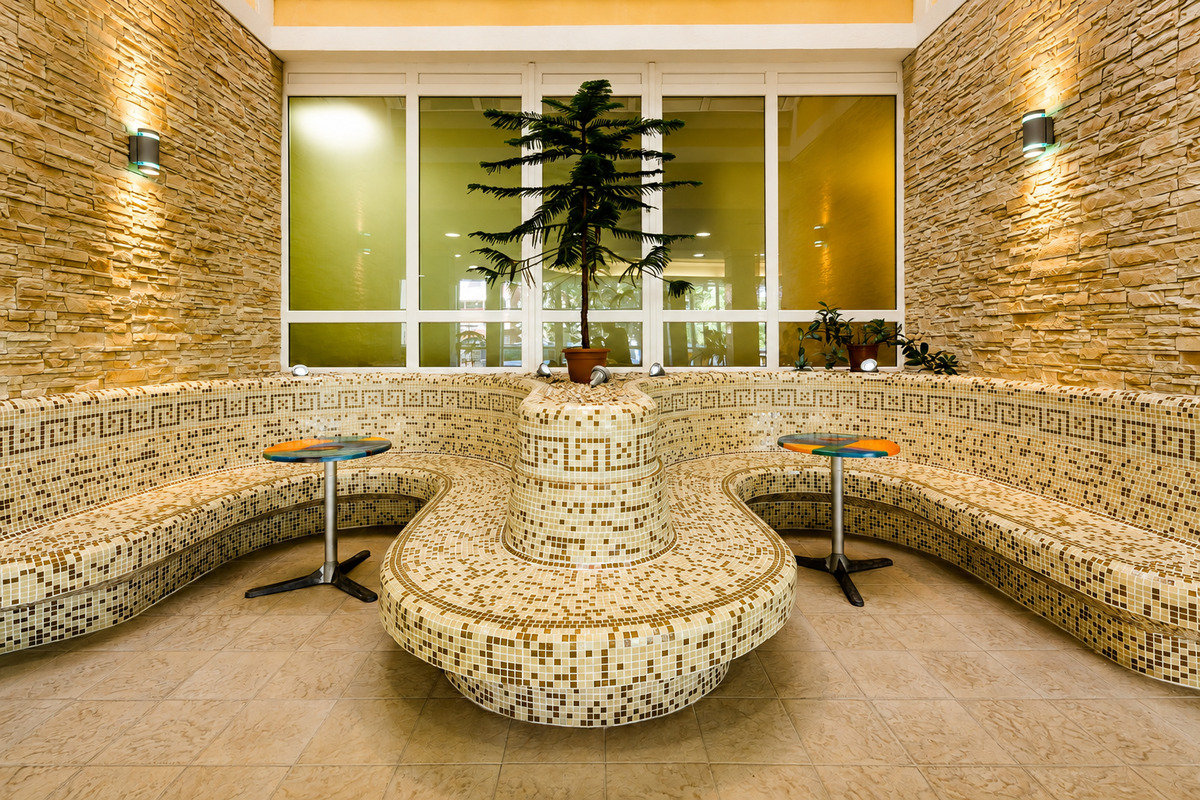 Hunguest Hotels Zrt. Hotel APOLLO ****