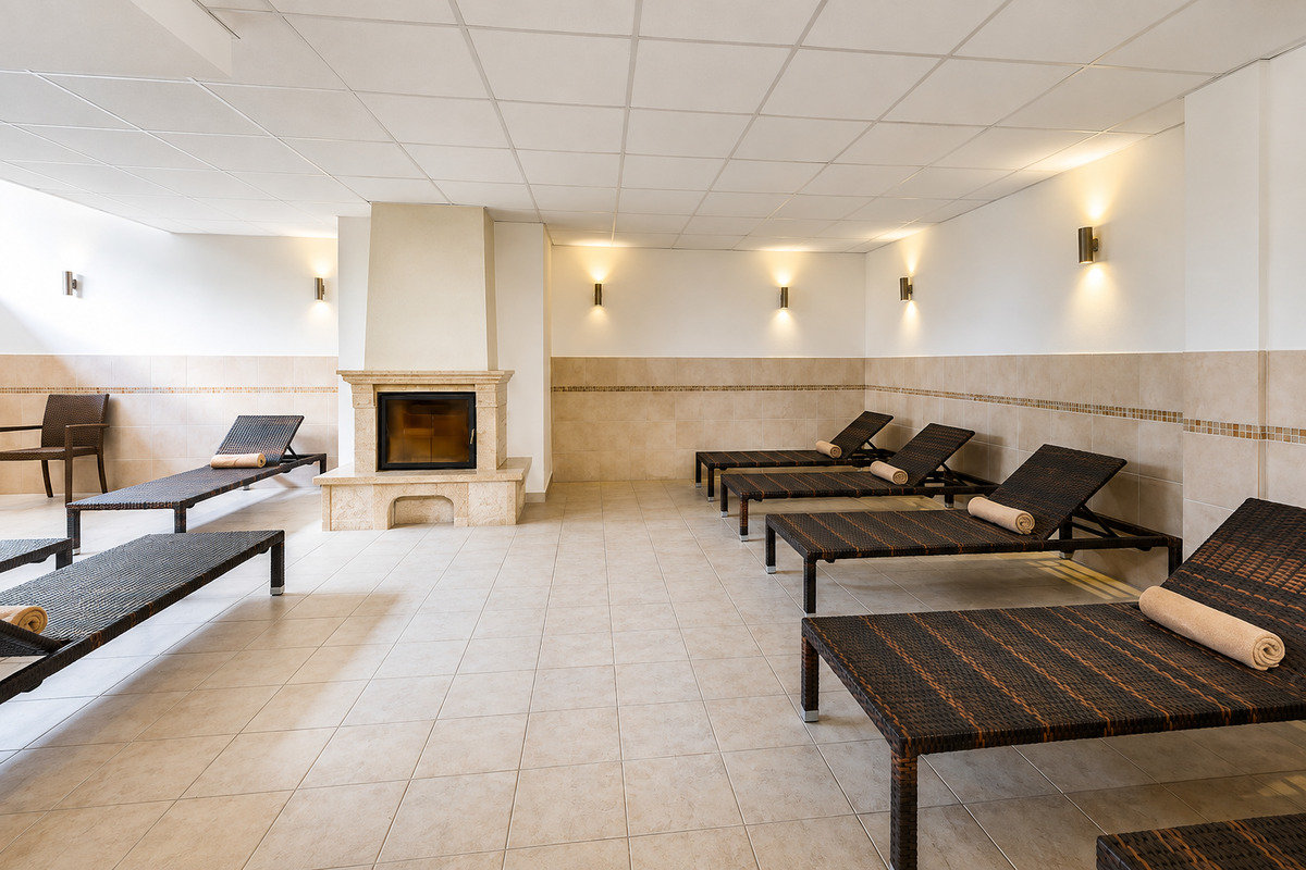Hunguest Hotels Zrt. Hotel APOLLO ****