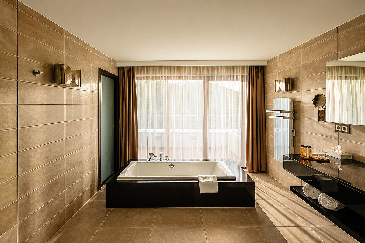 Top Floor Suite